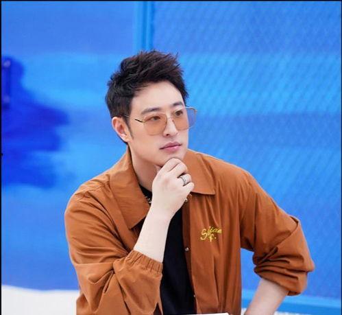 吃瓜娱乐主持人名单,那些热衷于吃瓜的主持人风云录